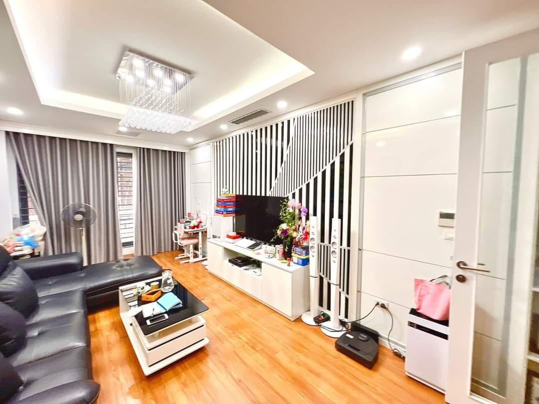 NHÀ ĐẸP Ở PHÙNG CHÍ KIÊN -PHÂN LÔ Ô TÔ - MẶT NGÕ KINH DOANH - 2 THOÁNG TRƯỚC  SAU - FULL NỘI THẤT - Ảnh 1